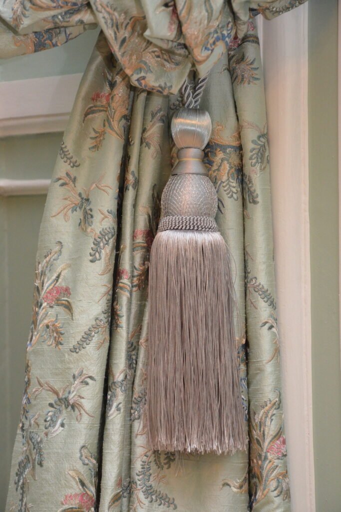 Rideaux et tissu d'ameublement d'époque