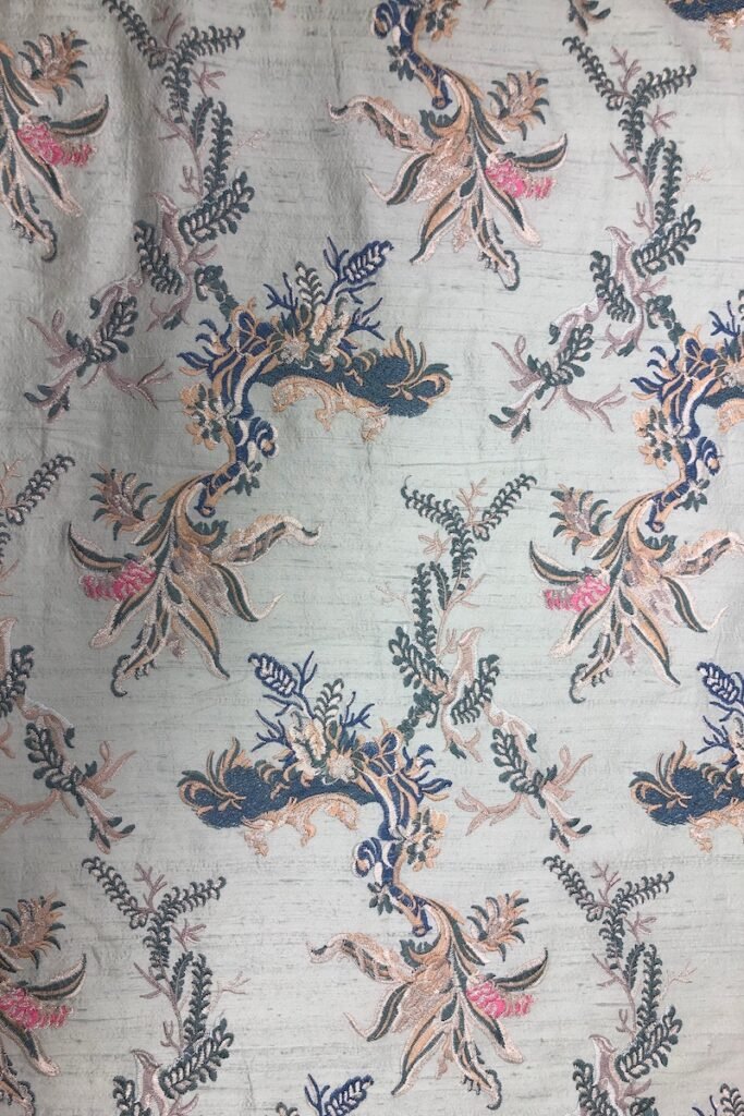 Rideaux et tissu d'ameublement d'époque