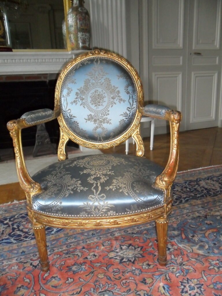 Rideaux et tissu d'ameublement d'époque