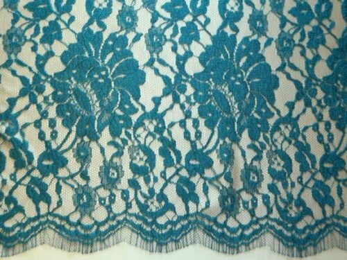 COUPON 1M10 Dentelle de Calais intemporelle avec belle écaille bleu canard