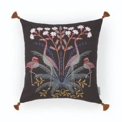 Coussin en coton brodé motif flamands roses fond noir