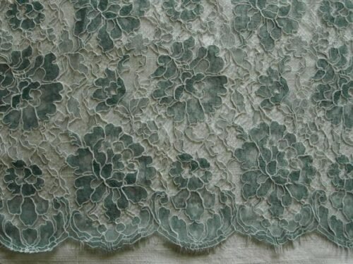 COUPON 2M15 de Dentelle de Calais florale romantique bicolore