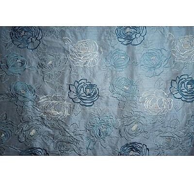 Tissu de sois Brodée Faience vendu au mètre