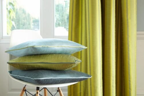 Coussin zippé en fausse soie sauvage et leur intérieur