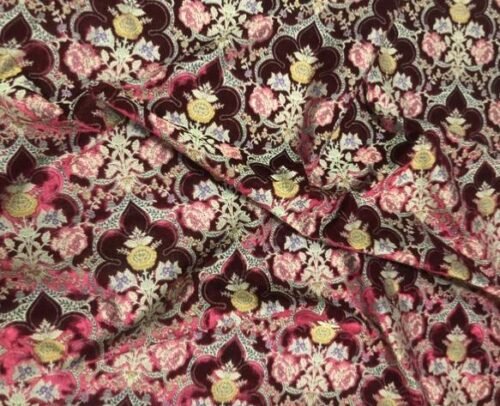 Velours Brodé Fils d'Or